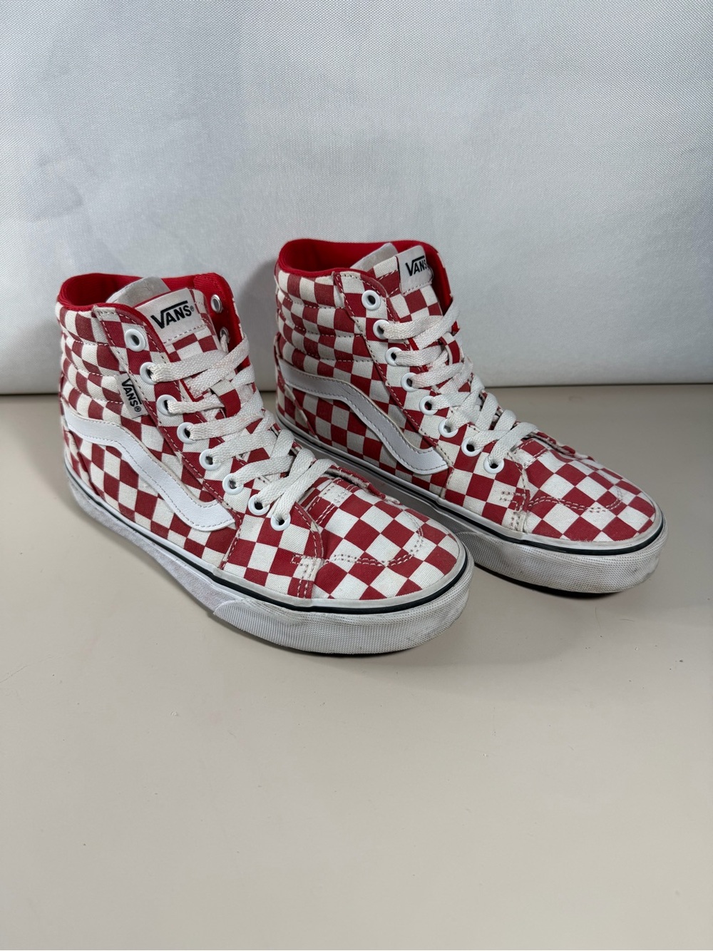 Women’s VANS Red & White CHECKER HI TOP Lace Up Sneakers Sz 6.5 Skateboard Shoes